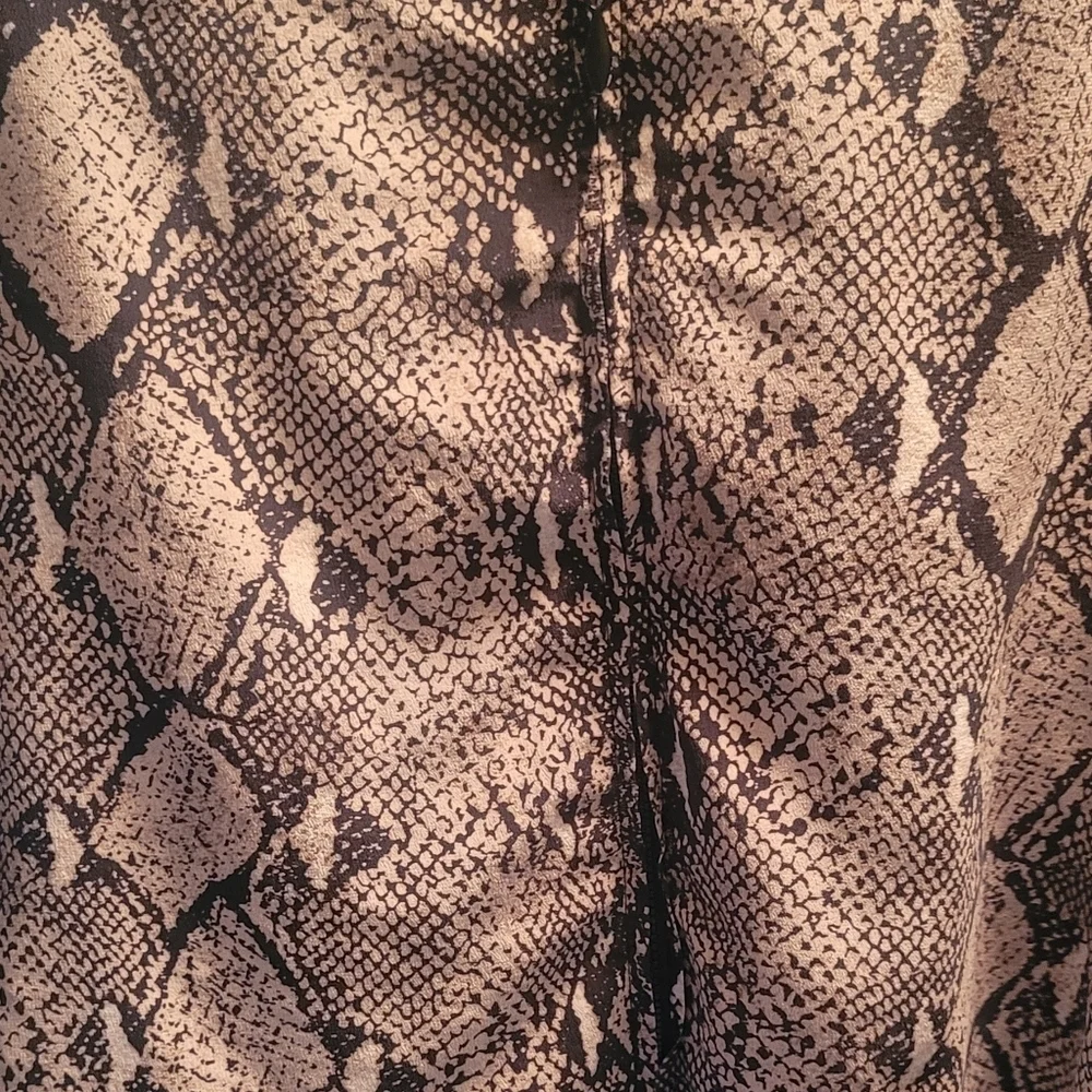 QUO 100% Silk Snake Print Blouse Medium - Picture 3 of 4